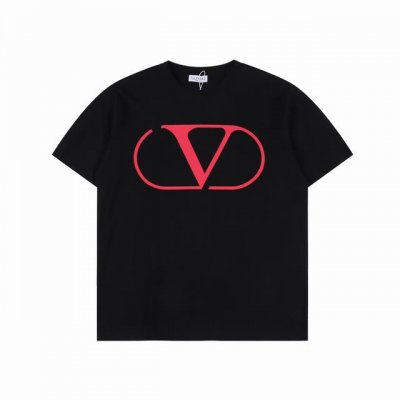 Valentio华伦天奴2025春夏新款短袖T恤 胸前Logo压绒设计！简单时尚而年轻，百搭风格，上身感很年轻优雅！永远不会过时。各大柜台同步上市，外贸全品相贸