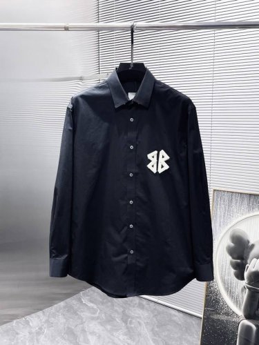 巴黎世家 2025Ss新款男士长袖 衬衫 衬衣，高端版本！专柜定制面料 透气舒适度高，细节无可挑剔，品牌元素设计理念，体现高品质。手感细腻柔软！呈现休闲裁剪，上