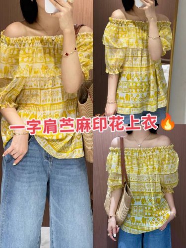 上衣 爆款出货！ 苎麻一字肩荷叶边绝美上衣，法式浪漫与慵懒随性完美融合，精选轻盈柔软的面料 独特的一字肩设计，巧妙地展露精致锁骨与优美肩线，不经意间流露出的小性