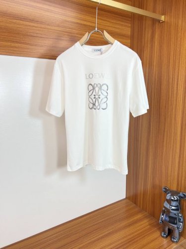 Loewe 罗意威 2025年春夏新品上新 三标齐全 丝光棉圆领短袖T恤 好货不用过多介绍 看细节 专柜码数：M-Xxxl 175 140建议L，