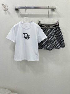 Dio*迪 奥25夏季新款套装 T恤短裤的组合 上衣字母提花装饰 裤身经典老花提花面料 定制Yb五金 标志提升格调 短裤也是超级显瘦 分开搭配也是轻轻松松 版型