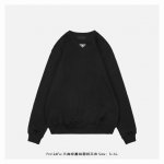 prada 普拉达 24Fw 三角标基础圆领卫衣 面料订做 G全棉大毛圈水洗布，优选新疆长绒棉，根据原版数据纺织，质感完美还原，经过多道工序，使面料柔软舒适，整
