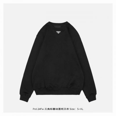 prada 普拉达 24Fw 三角标基础圆领卫衣 面料订做 G全棉大毛圈水洗布，优选新疆长绒棉，根据原版数据纺织，质感完美还原，经过多道工序，使面料柔软舒适，整