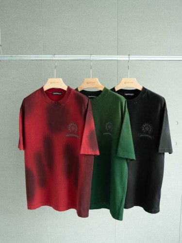 顶级Tee 强势上新 Chrome Hearts S S25 扎染马蹄梵文字母圆领短袖T恤 货号：5108 颜色： 绿色 红色 黑色 尺码： S M L Xl