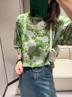 春夏新款 真丝织金上衣 尺码：S-Xl 颜色：绿色 轻肤透气不透肉 亮晶晶质感超好 超级舒服