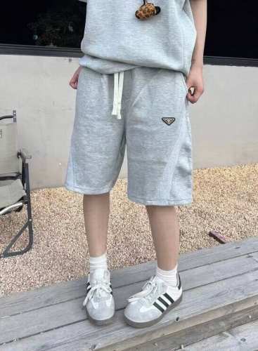 prada 2025Fw 普拉达解构螺纹拼接太空棉五分短裤 普拉达2025年夏季爆款版型 甄选280G复合太空棉面料 夏日轻薄不闷汗 面料舒适透气有弹性 今年夏