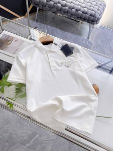 新品上市 普拉达 2025Ss夏季新款字母Logo男士翻领polo衫 经典商务男款 高端男装的天花板级别的商务男款 简约时尚大气不失优雅 单穿内搭体面过人 品质