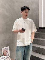loew* 顶级货品2025春夏新款首发专柜最新款短袖圆领T恤 高端订制 设计前卫时尚！品牌Logo重工艺设计 高端定制260克面料.手感柔软.穿着舒适.专柜级
