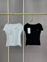130 一包两件！正肩商务T恤！Lulu2025新款小心机正肩V领商务风女士短袖T恤！经典百搭时尚款，穿上不仅显高显瘦，那种优雅到骨子里的气质，折射出女性独有的
