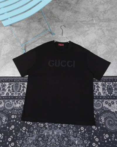 款F12 Gucci gucci 古驰纯色Logo字母刺绣圆领短袖T恤 面料 采用定织定染高克重380克高支高密双股双纱 原版面料 胸前刺绣工艺精益求精完美杰作