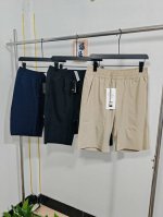 露露夏季休闲运动梭织短裤 设计理念： 这款短裤上身舒适，日常通勤休闲放松，定织纹理面料穿着让每天都轻松愜意。 面料+特点： 面料有弹力,不易被水沾湿且不易破损