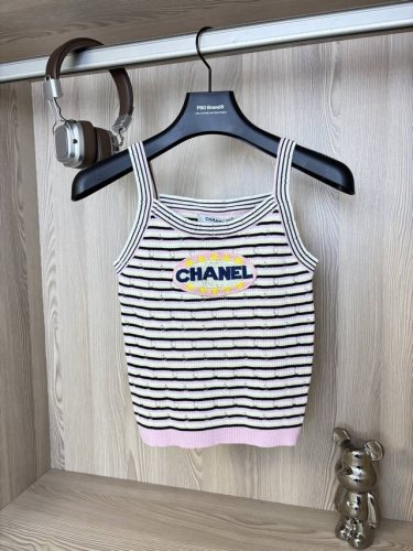 款号 Dc110# chanel香奈儿彩虹条纹磨破针织冰丝吊带背心