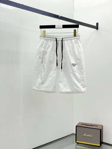 普拉达 三标齐全 2025夏季新款男士休闲短裤，高级定制面料透气面料 透气弹力舒适度极高，细节无可挑剔，顶级辅料配备，原版Logo设计理念，手感细腻柔软！上身版