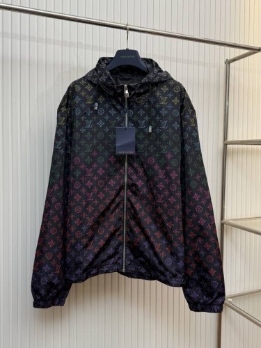 lv 路易25Ss花卉渐变印花防风夹克外套 Size：S M L Xl