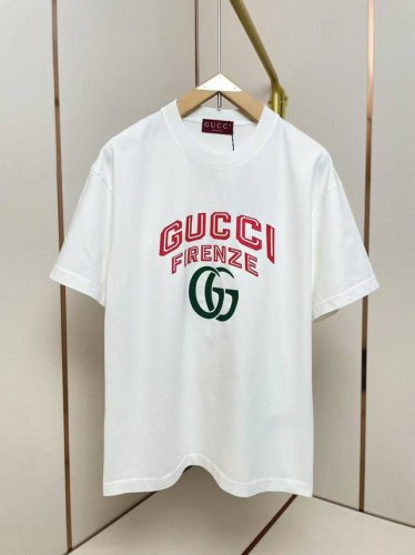 gucci2025新款红绿撞色T恤 经典双G Logo 硅胶印花层次感十足 肩部通肩压条 280克纯棉面料舒适透气 黑白双色 男女同款 码数S-Xxl
