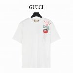 Gucci 古驰 25Ss 肩膀红绿Logo撞色流苏刺绣短袖T恤 面料采用260G精梳纯棉 刺绣字母Logo+印花 官方同步 1:1原版开模 时尚个性 百搭潮流