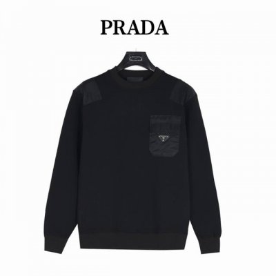 prada 普拉达胸口口袋圆领卫衣 男女同款全新美学灵感趣味设计,渠道性质精品。让整体造型设计更加优雅时尚，今夏最火系列，无数明星潮人追捧。裁剪工艺细节处理工整