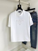 Prada 普拉达 胖哥福音Xl穿200斤 顶级圆领休闲短袖高级定制百搭款式 任何人都可以轻松驾驭 面料全订制工艺 胸前奢华经典品牌最新Logo设计，非常显档次