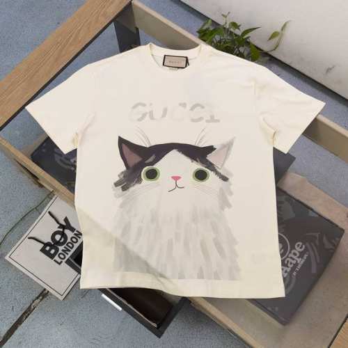 上新 款号：Kc337 高版本 2025新款Gucci古驰大猫咪图案Logo印花休闲情侣短袖T恤，独一无二的活性环保面料染色，32支双纱精梳纯棉爽滑手感，纯棉不