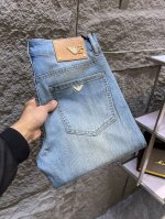 ARMANI阿玛尼 2025ss春夏新款男士牛仔裤 精选进口丹宁牛仔面料 重工环保洗水 手感柔和 兼备耐磨性 版型小直筒 微弹力显瘦修身，细节完美，五金辅料精选
