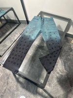 120款号K141 【上新】Louis Vuitton｜路易威登 24Fw 走秀款联名撞色渐变刺绣牛仔裤- 走秀款撞色 重工洗水刺绣 黑蓝明色拼接设计 点缀红褐
