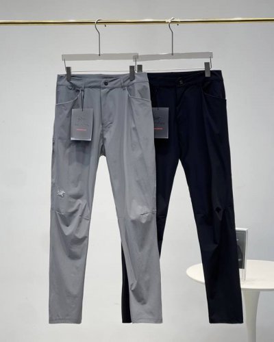 Arc‘Teryx 始祖鸟2025年男款夏季速干系列动运休闲按扣长裤 无论您平时穿或者户外穿都是您的最佳选择。裁剪采用立体三维裁剪使每个部位都更加的合体舒适，采