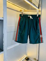 原单货 情侣款古奇Gucci 2025春夏新品短裤 专柜同步有售，时尚休闲裤 速干裤 沙滩裤，进口原版面料，上身舒适透气，顶级工艺图案，腰围工艺螺纹围接，档次极
