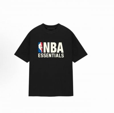 顶级版本Fear Of God Essentials X Nba 联名款 Fw24 Essentials Nba Tee 橡胶硅胶图案落肩宽松短袖T恤 高品面料