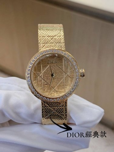 品质 原单品质 品牌 迪奥 表径 30Mm 颜色 金色 机芯类型 瑞士原装石英 迪奥La D My Dior Cd04111X1248 Cd04115X1251