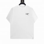 批 Arc’Teryx始祖鸟Arc23Ss 胸前刺绣小Logo短袖T恤 采用60支双股，270G全棉面料。上身透气，绝不起球，手感柔软舒适，全衣平车走线立体剪裁