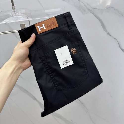hermes 爱马仕 2025春夏新品休闲裤西裤，官网同步发售，裤身工艺设计，进口客供辅料、面料定制，代工厂P出品免检！每个细节做到极致，原版五金配件，潮范十足