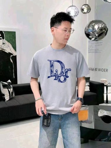 迪*奥 Di*R 25Ss 大师亲手设计潮牌新品印花圆领短袖T恤 夏季最新砖柜同步 Os落肩版型 300克重全棉 时尚又个性 超级百搭好看的一款 男女都非常合适