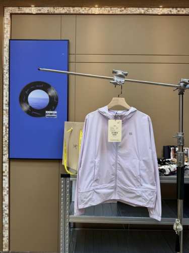 Kolon Sport可隆户外女子轻量皮肤衣弹力防晒Upf80+防风夹克外套 经典防晒Upf80+ 可隆经典夏季户外防晒连帽皮肤衣 采用30D锦纶弹力面料，具备
