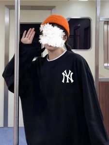 Mlb Yankees-Ny星球环行春季圆领卫衣 甄选新疆华棉面料 柔软舒适 手感软糯细腻 高克重 上身充满质感 非常轻便舒适 运动宽松版型不紧身 轻松驾驭无压