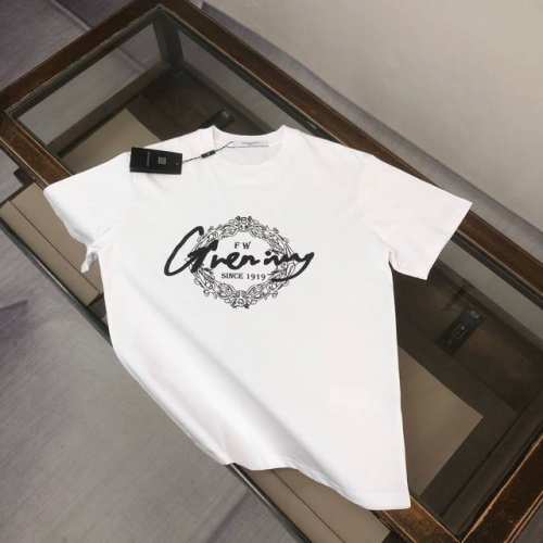 Giv*Enchy 纪梵希 2025春夏最新款短袖T恤，男女同款定制专属纯棉面料，定制原版工艺螺纹，胸前印花字母Logo设计！简约大方，从容百搭，档次极高，完美