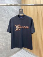 lv 路易威登 2025年春夏新品上新 三标齐全 纯棉圆领短袖T恤 好货不用过多介绍 看细节 专柜码数：Xs-Xl 175 140建议S