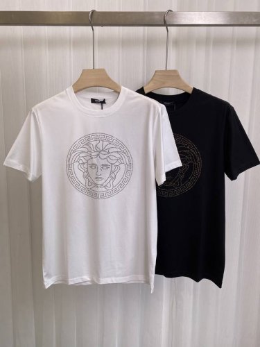 vers&Ace 25春夏新品Medusa图形水晶短袖T恤，定制80支双丝光棉面料；黑色 白色 S～Xxxl 可定制4Xl、5Xl