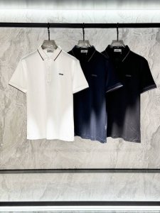 Hermes 2025春夏新品 专柜同步有售 简约时尚休闲polo短袖 原版进口面料 舒适透气 顶级刺绣工艺字母图案装饰Logo 档次极高 独特设计 上身时尚帅