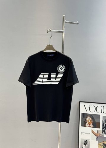 驴牌*25S新款潮牌T恤.爆款推荐男女同款～胸口字母烫画.搭配经典花型3D绣花.经典时尚.300G纯棉面料.上身也是非常的舒适.三标齐！颜色：黑色.欧码：Xs-
