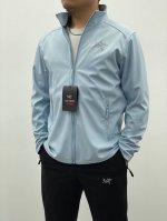 Arc'teryx 男女同款软壳始祖鸟立领防风冲锋衣 100％放心出门 随意进出任何潮流场合，软壳加绒冲锋衣常规剪裁 成分:Fortius 2.0 外层:85%