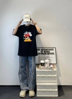 Stussy 斯图春夏新款图案印花圆领短袖T恤，纯棉面料手感柔软舒适，吸汗透气性好！男女同款，非常百搭～ 颜色：黑色 白色 尺码：S～3Xl