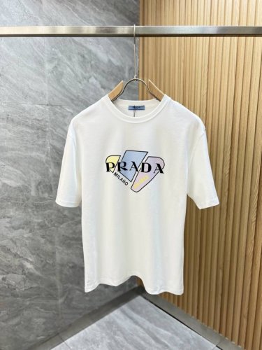 prada 普拉达 2025春夏新品 三标齐全 圆领丝光棉短袖T恤 好货不用过多介绍 看细节 专柜码数：M-Xxxl 175 140建议L
