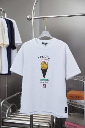 高品质 Fen 2025 Ss春夏最新款圆领时尚短袖T恤，官网同步，专柜纯棉面料！贴肤舒适，耐看又好穿，经典简约Logo设计，原厂工艺一丝不苟，定制280克同缸