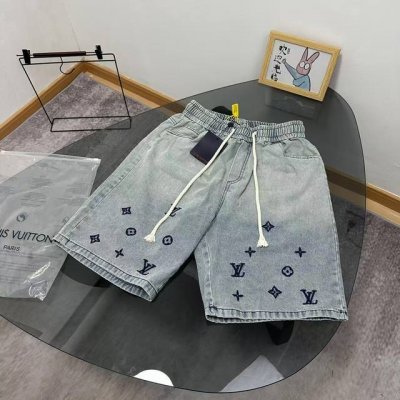 Louis Vuitton Lv路易威登刺绣五分裤牛仔短裤 男女同款百搭款采用质感十足高克重牛仔面料 最前端的潮流版型设计 裤子整体悬垂性很好 全身图案Logo
