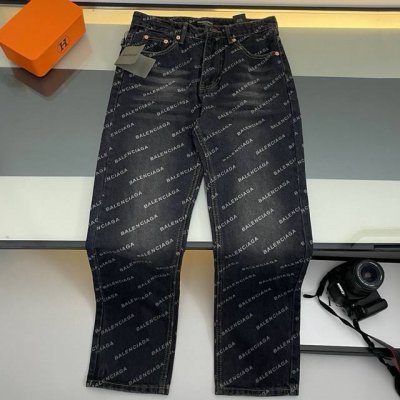 上新 纯原臻品 顶级原版复刻 Balenciaga 巴黎世家2025Ss新款弹幕满印牛仔裤 原版面料高版本高品质 网红明星同款 进口原版水洗弹力面料 原版五金辅