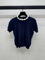 上新原单高端品质 Valentin*2025春夏最新系列！花边水钻针织短袖 圆领配合花边水钻环绕领口 柔美动人 氛围更显优雅浪漫 袖口微微呈现泡泡袖效果 复古风