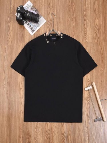 顶级版本 Louis Vuitton 路易威登，25Fw早春系列Lv花卉金属圆领短袖T恤男女同款 本款T恤采用全棉26支双纱面料打造，再洗水定型，克重达300克