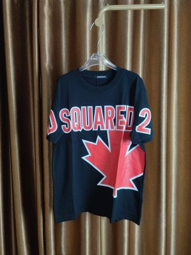 D2 红枫叶大标印花短袖 Dsquared2 专柜同款 采用280G纯棉面料 32支双纱 拿手上非常有质感 立体 大气 夏天百搭好穿 简单大气 采用Os版型 上