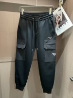 p250 prad 2025春夏最新系列男士休闲裤！ 采用客供弹力柔棉材质，柔软细腻，手感绝佳！品牌格调一览无余！极简主义设计，没有多余浮夸的元素来宣兵夺主，