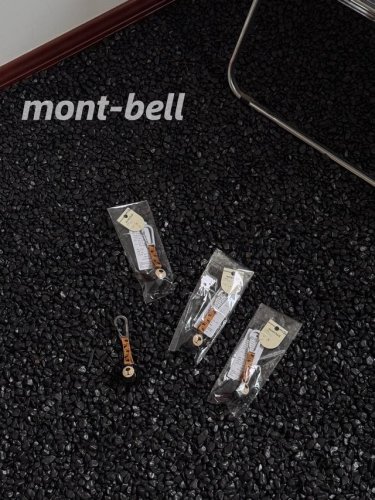 多功能铃铛登山扣 吉祥物蒙塔熊 原厂品质 Mont-Bell 小熊驱熊铃铛 登山户外 挂件 登山扣 钥匙扣 背包配件 这是一款印有 Montbell 吉祥物 M